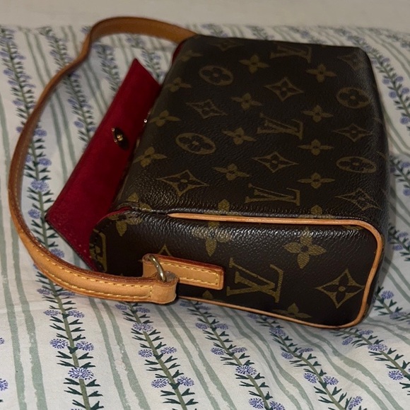 Louis Vuitton Vintage Recital Bag - Picture 4 of 7